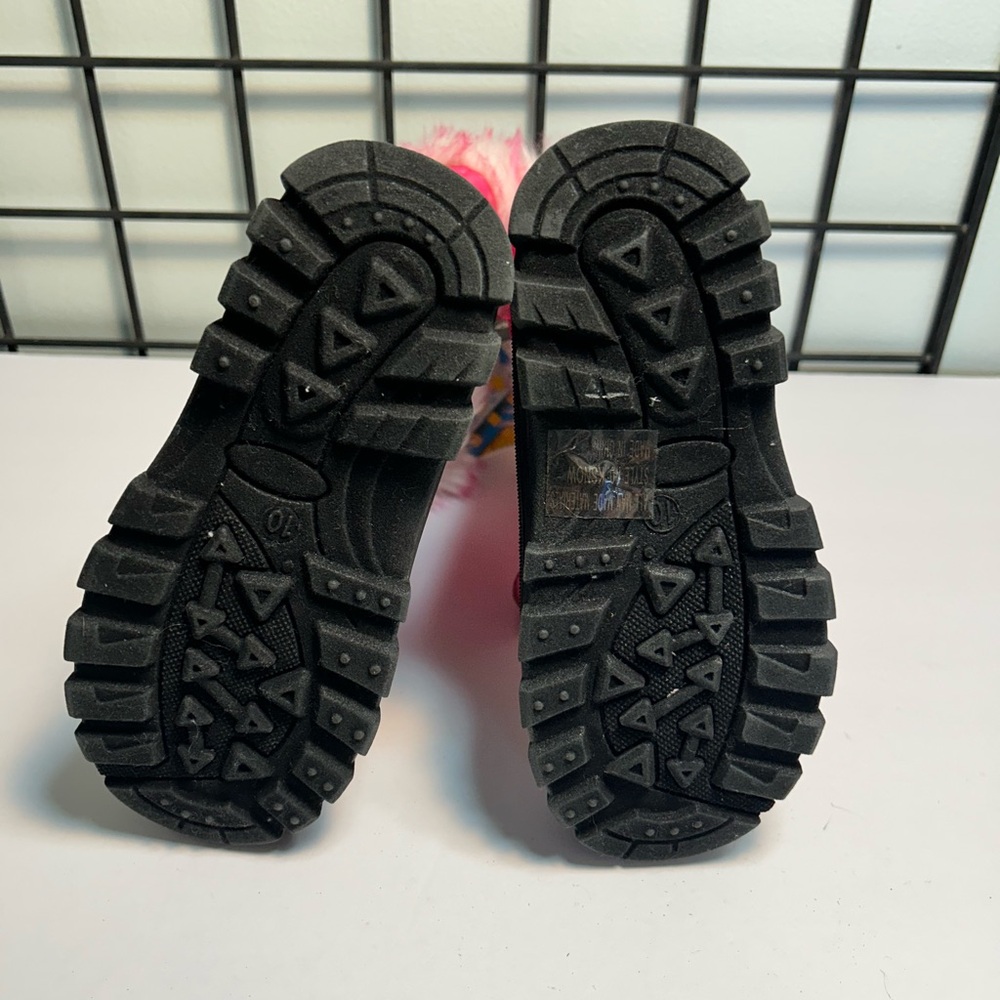 Girls pink snow boots size 10 NWT - Picture 2 of 3